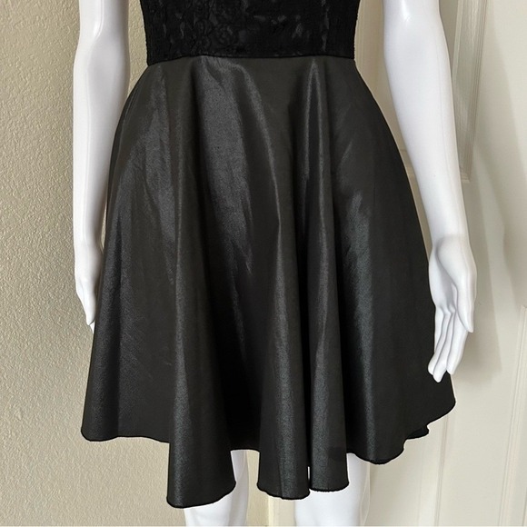 Walter by Walter Baker Black lace Mini flowy dress - Picture 3 of 10